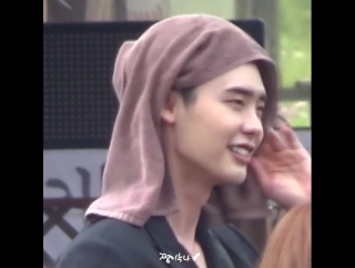 Videos fancam leejongsuk @ “w two worlds” filming set 18)