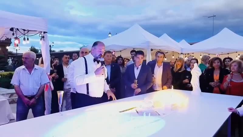 Ես քեզ սիրում եմ էջմիածին արթուր ասատրյան հիմնադրամ