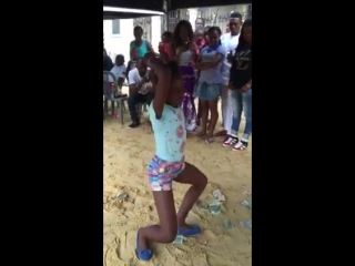 Warri girl shows talent