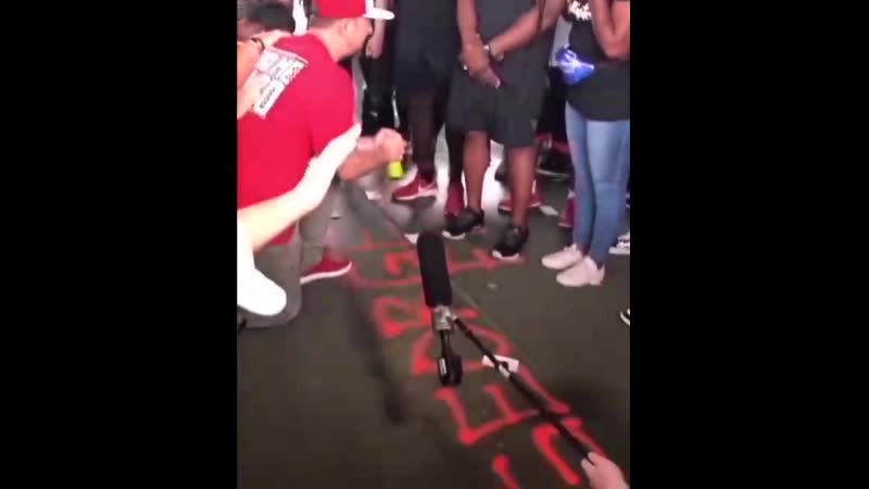 Белые встали на колени и просили прощение перед неграми за годы молодые, хьюстон сша