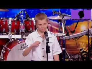 Игра маленького даниила на барабанах