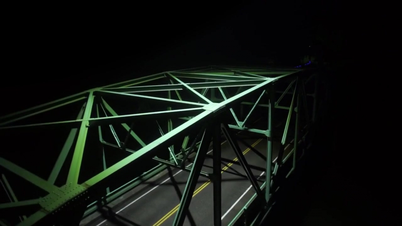 Дрон с led лампой мощностью в 1000 ватт