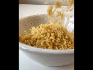 Быстрые куриные стрипсы в панирое из чипсов lay’s «из печи»