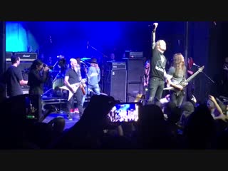 Corey taylor + dave grohl + scott ian walk (pantera) dimebash 2019 all star jam