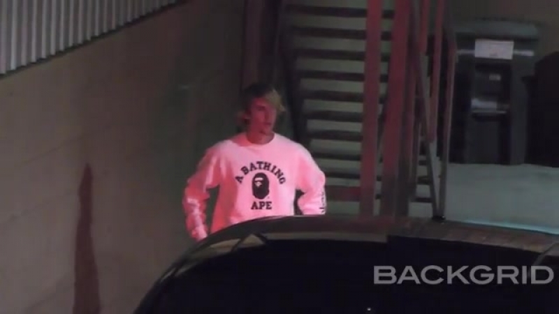 March 28 video of justin leaving the saban theatre in beverly hills, california