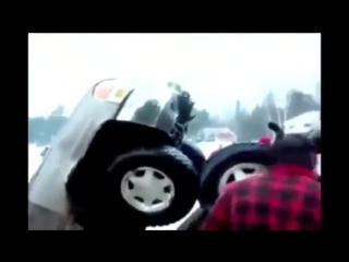 Car breaks in half while towing !