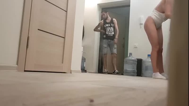 Девушка платит парню скрытая камера