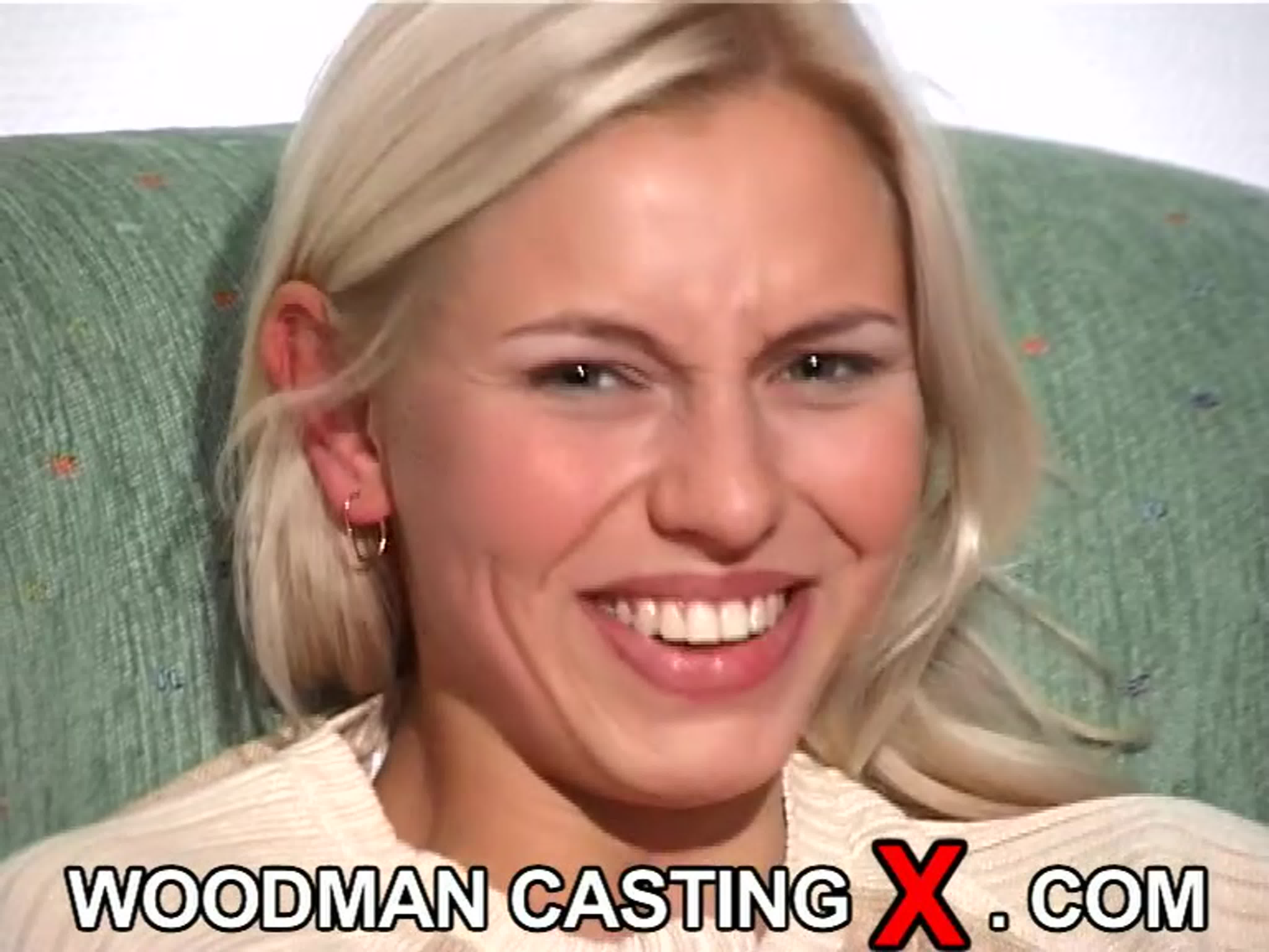 Qizlar saunasida yashirin mini kamera - Cheboksari shahrida onlayn tomosha qiling