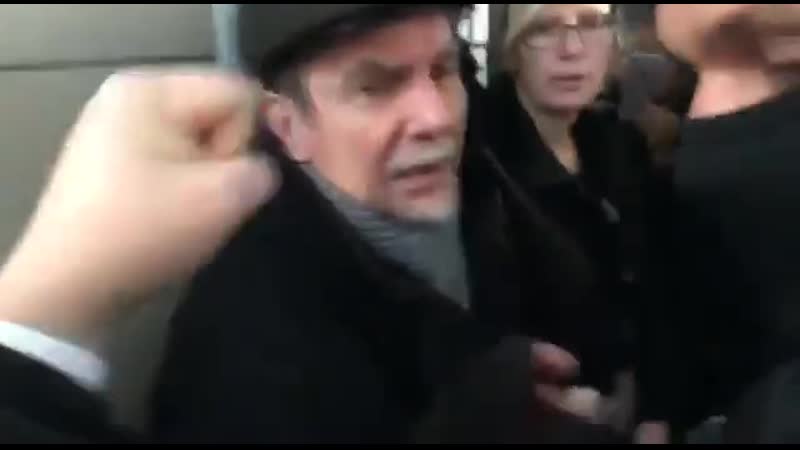 Понамарь выхватил