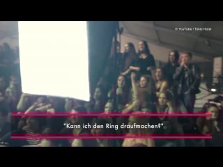 Promiflash krasses fan geschenk tom kaulitz bekommt penis ring!