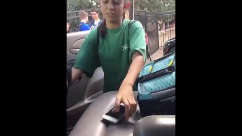 Как брат забирает сестру со школы под треки 2000 х