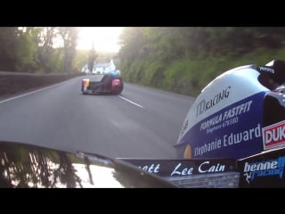 Chasing the tail! karl bennett and lee cain #sidecar on bike #tt 2015 isle