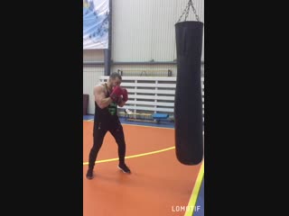 Тряхнул стариной 🥊