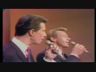 The righteous brothers – turn on your love light