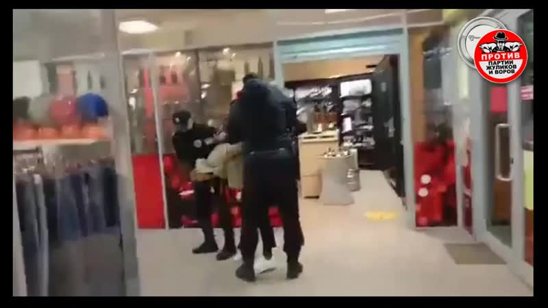 Оккупанты кастраты надели на женщину наручники