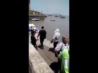Srk at the gateway of india today in mumbai ️