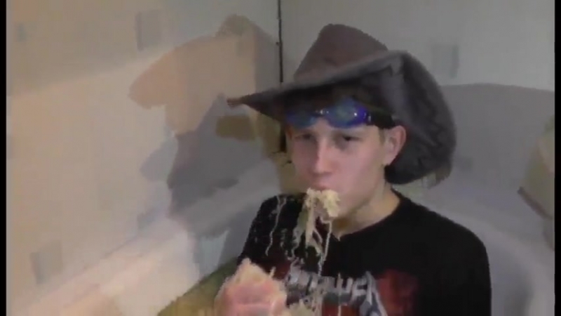 Поступил на физфак полюбил доширак © видеожесть