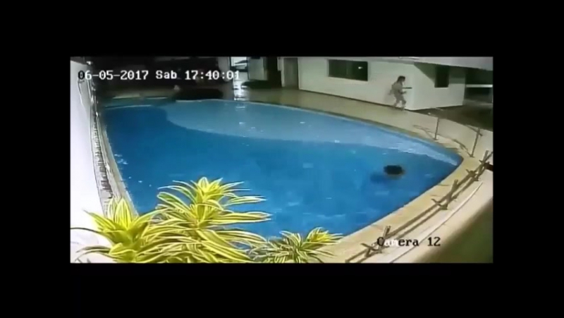 Девочка утонула в бассейне
