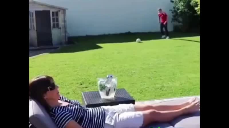 Прямо в бубен