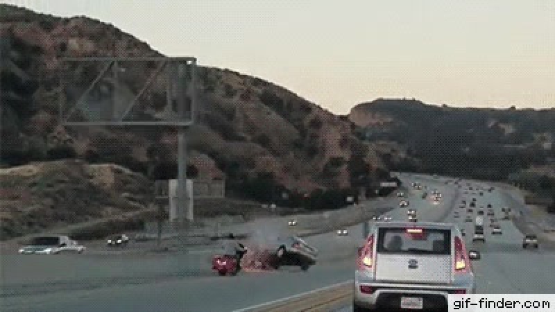 Дорожно транспортное происшествие на автостраде под лос анджелесом