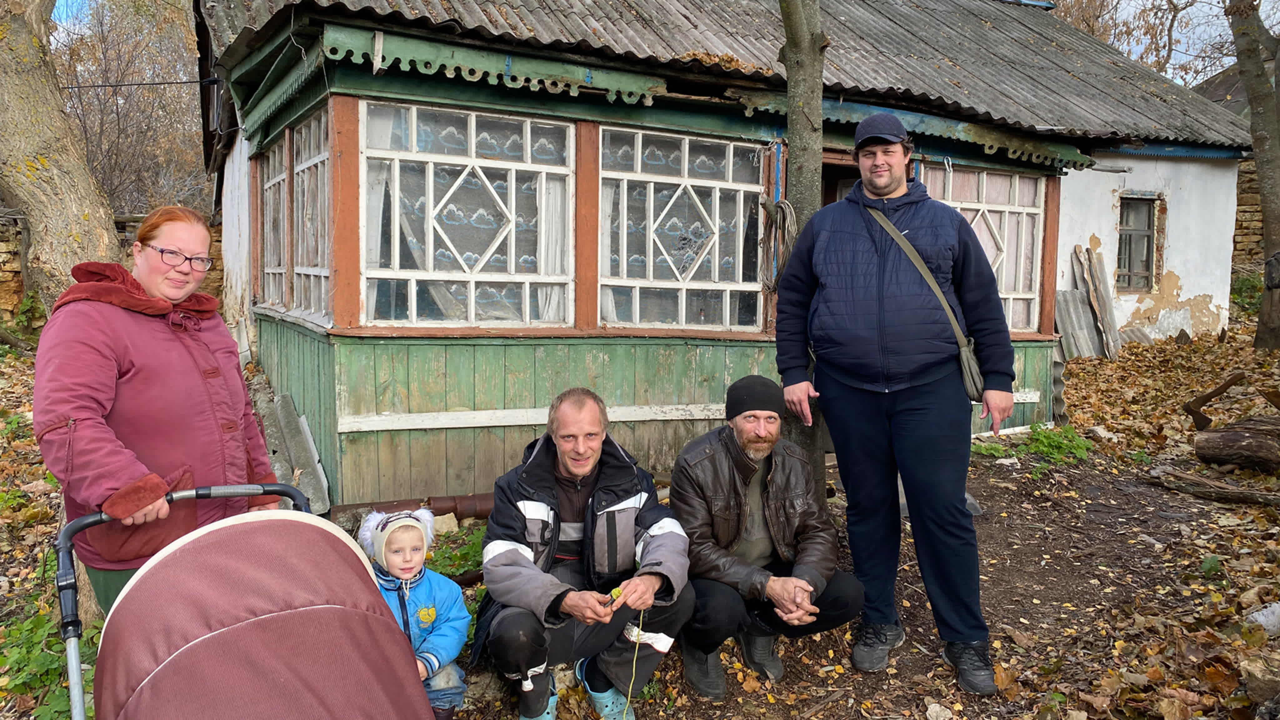 В гостях у многодетной семьи в глухой деревне заброшенный дом, которому  подарили вторую жизнь