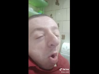 Срет карлик девочки и тик ток