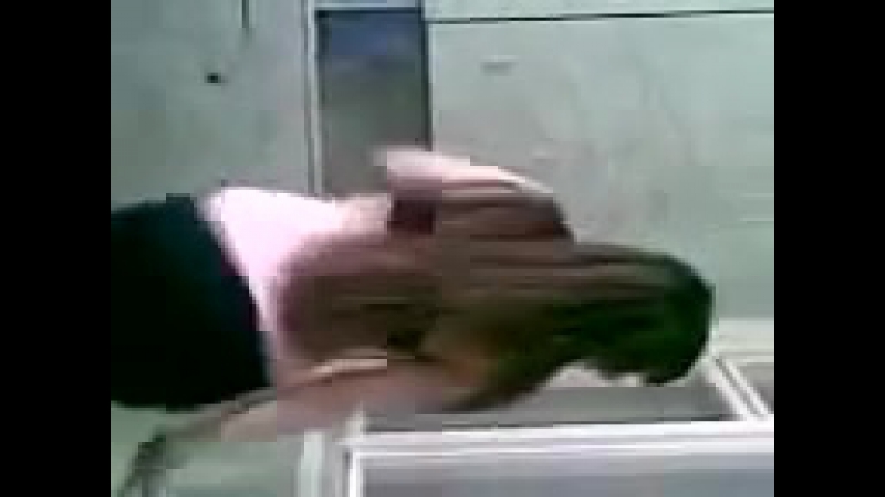 Типичная махачкала +18 дагестанка саида исполняет перед камерой