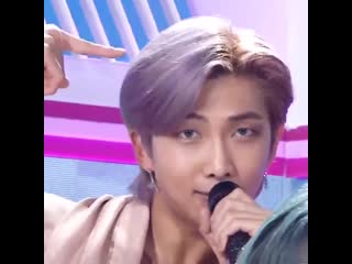 Joon saying army borahae then pointing at his purple hair