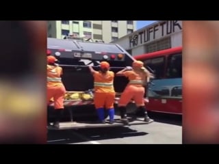 Female brazilian rubbish collectors show off their incredible twerking skills