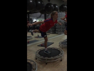 Balance, strength, co ordination and knee stability with @moeebrian a great exercise for all female soccer players