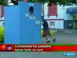 Прикол над прохожими