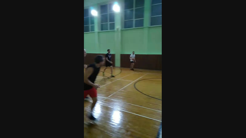 Тренироа по баскетболу