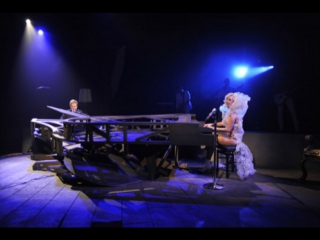 Elton john & lady gaga speechless (live @ the white tie and tiara ball)