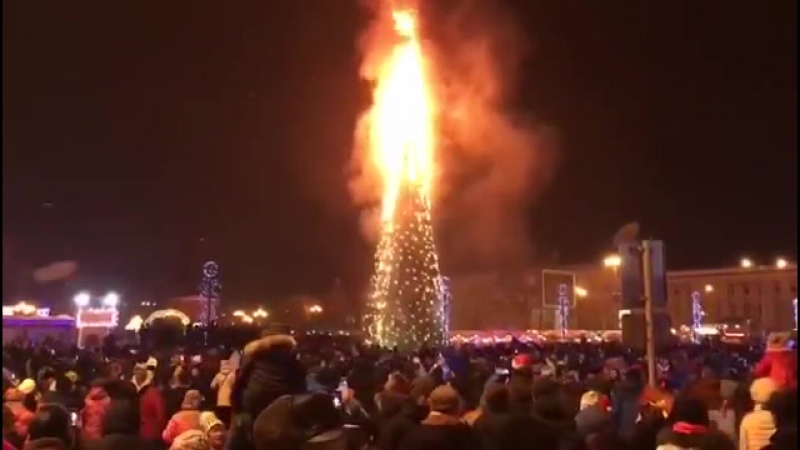 Елка porn video – В южно сахалинске сгорела главная городская новогодняя елка