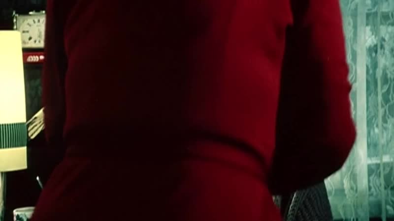 Момент из фильма "одиноким предоставляется общежитие" (1983) елена майорова