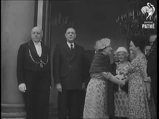 Queen mother meets de gaulle (1959)