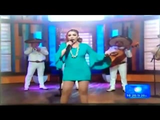 Paty navidad se le cae toalla femenina en vivo