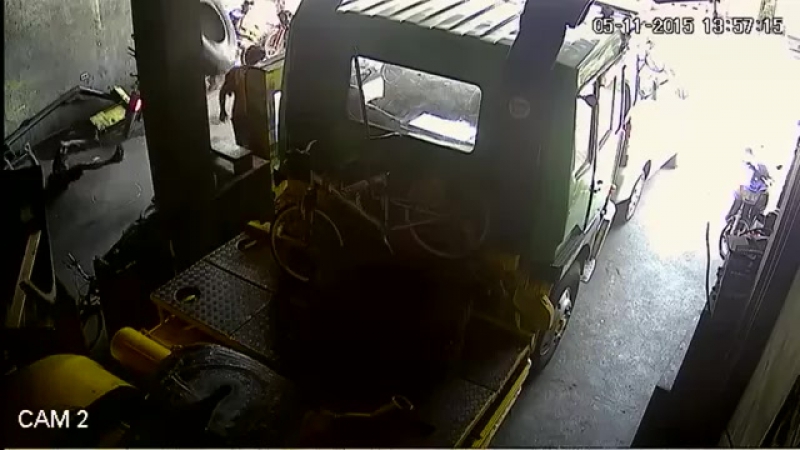 Молодые колесом