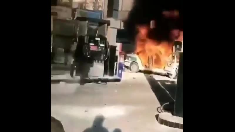 إيران حرق سيارة للشرطة في دوار فهميده بمدينة تبريز ايران تشتعل iranprotests