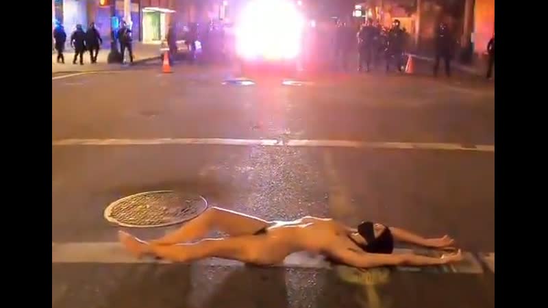 Прогнали копов