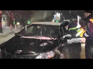 Полицейские отказались брать взятку скидочной картой