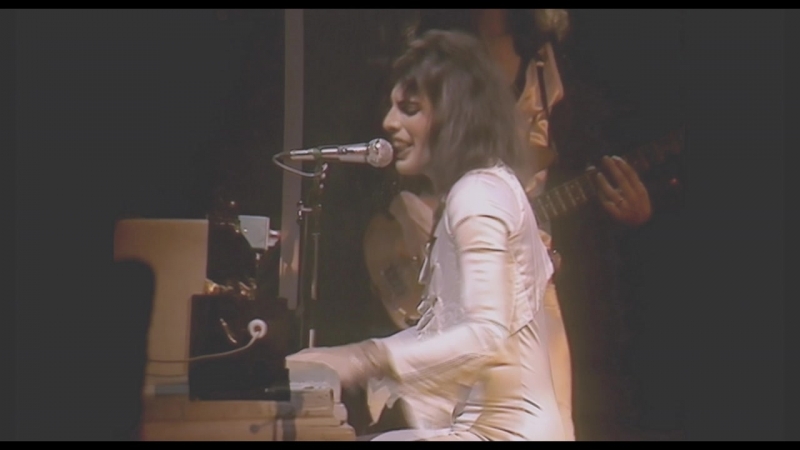 Queen live in bohemia