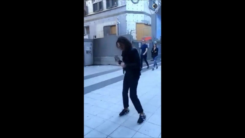 Михал шпак зажигает под песню бельгии what's the pressure на улице в стокгольме