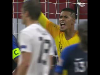Bon anniversaire à alphonse areola 27 ans