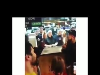 Тимати напал [тимати, хабиб, хабиб нурмагомедов, драка, blackstar, блэкстар, хабиб тимати]