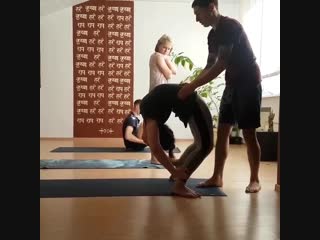 Catching at mysore ashtanga yoga