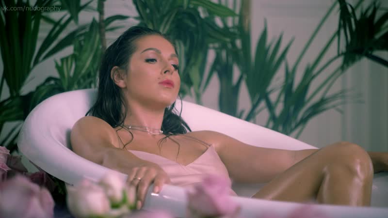 Нюша (nyusha) в клипе "я ищу его" (2019) hd 1080p голая? секси!