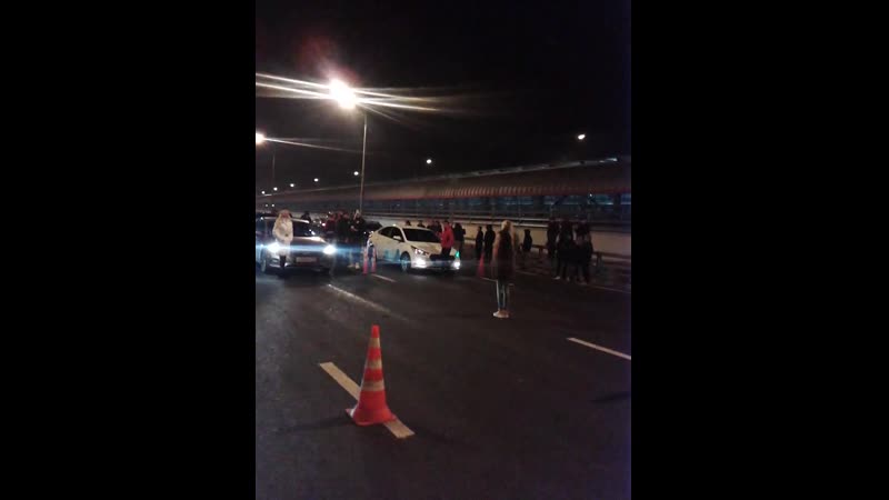 Заезд двух hyundai solaris