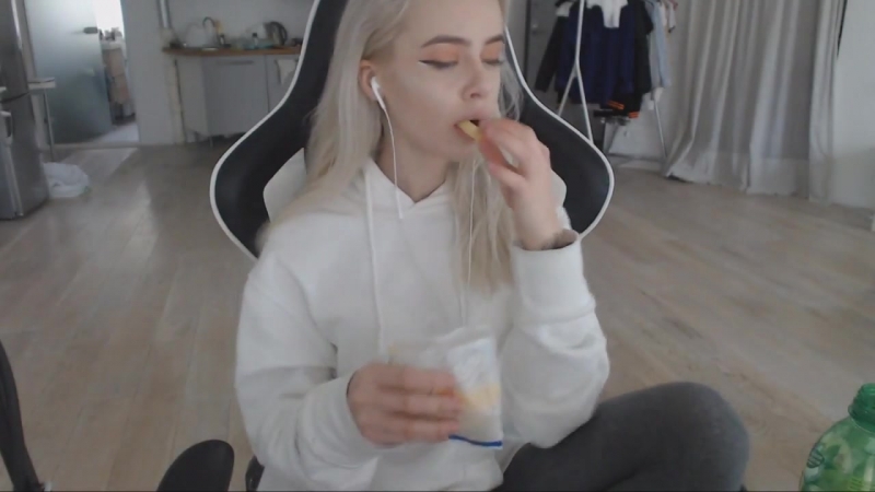 Gtfobae porn video – [лучшее gtfobae] gtfobae показала как надо есть бургер и немного смр