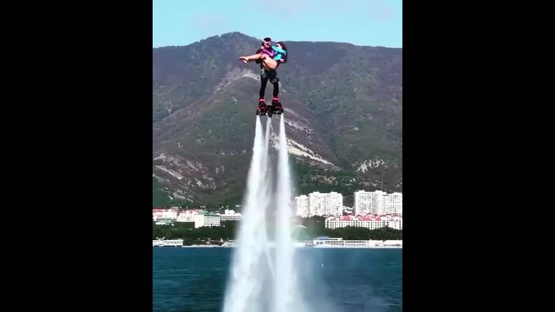 Flyboard porn video – Flyboard show girl on the hands